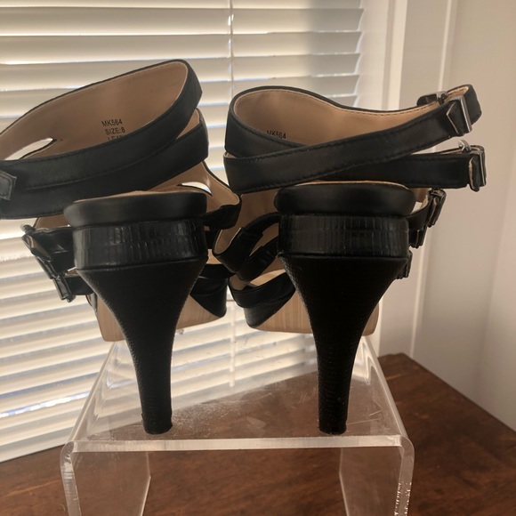 BCBG MAXAZRIA Strappy Heels - Picture 4 of 6